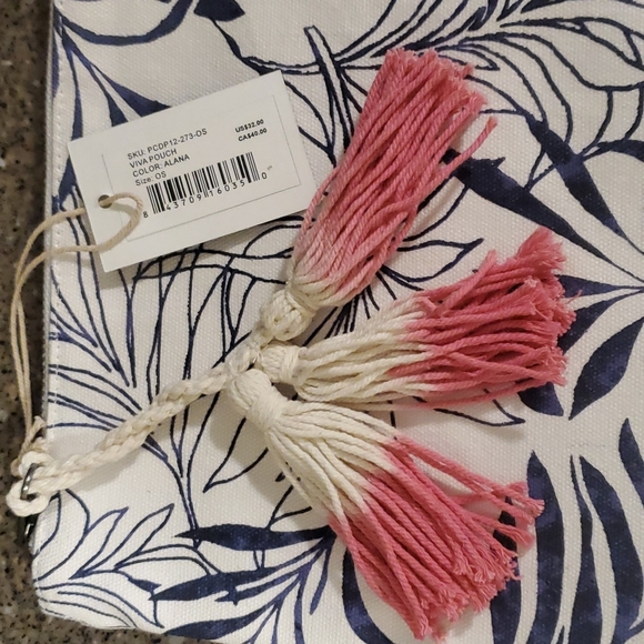 100% cotton‎ pouch by Carve Designs - Picture 2 of 5